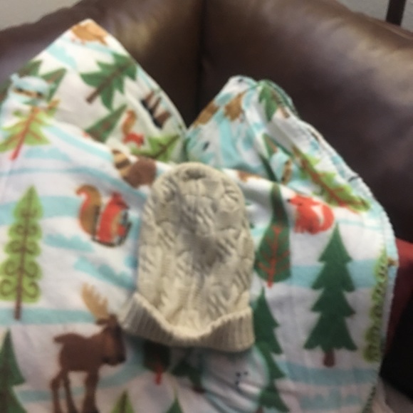 Adult cable knit stocking  hat New without tags. - Picture 3 of 3